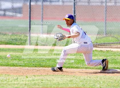 Thumbnail 2 in Paramount vs. Lynwood photogallery.