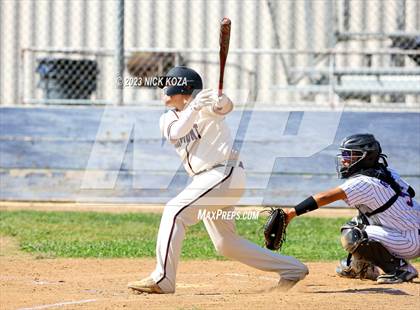 Thumbnail 3 in Paramount vs. Lynwood photogallery.