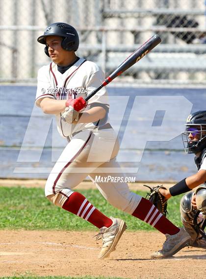 Thumbnail 1 in Paramount vs. Lynwood photogallery.
