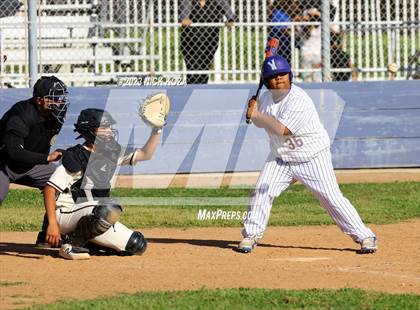 Thumbnail 2 in Paramount vs. Lynwood photogallery.