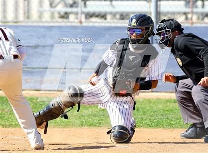 Thumbnail 1 in Paramount vs. Lynwood photogallery.