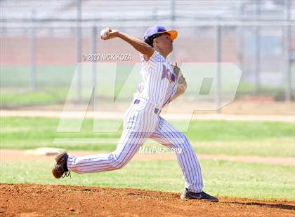 Thumbnail 3 in Paramount vs. Lynwood photogallery.