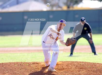 Thumbnail 2 in Paramount vs. Lynwood photogallery.