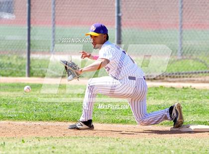 Thumbnail 3 in Paramount vs. Lynwood photogallery.