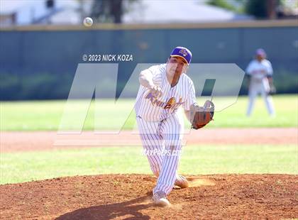 Thumbnail 1 in Paramount vs. Lynwood photogallery.