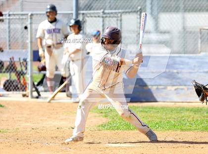 Thumbnail 3 in Paramount vs. Lynwood photogallery.
