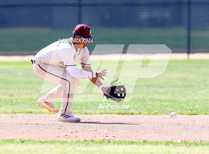 Thumbnail 2 in Paramount vs. Lynwood photogallery.