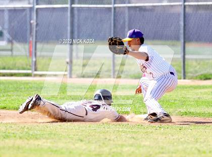 Thumbnail 2 in Paramount vs. Lynwood photogallery.