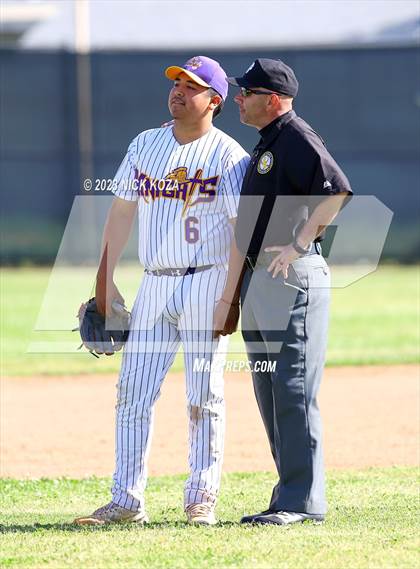 Thumbnail 2 in Paramount vs. Lynwood photogallery.