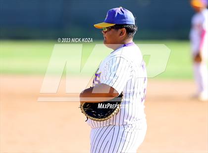 Thumbnail 2 in Paramount vs. Lynwood photogallery.