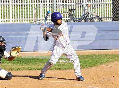 Thumbnail 1 in Paramount vs. Lynwood photogallery.