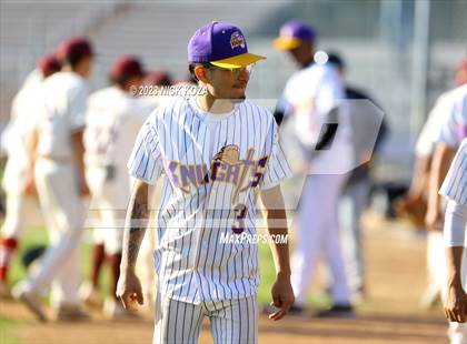 Thumbnail 3 in Paramount vs. Lynwood photogallery.