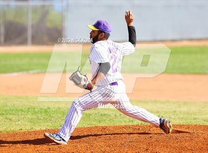 Thumbnail 3 in Paramount vs. Lynwood photogallery.