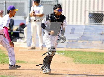 Thumbnail 3 in Paramount vs. Lynwood photogallery.