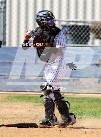 Thumbnail 3 in Paramount vs. Lynwood photogallery.