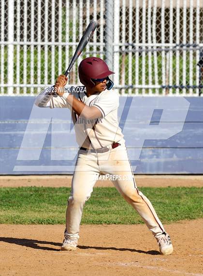 Thumbnail 1 in Paramount vs. Lynwood photogallery.