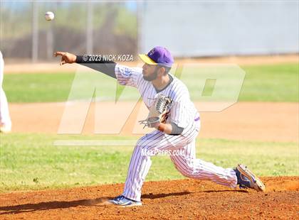 Thumbnail 1 in Paramount vs. Lynwood photogallery.