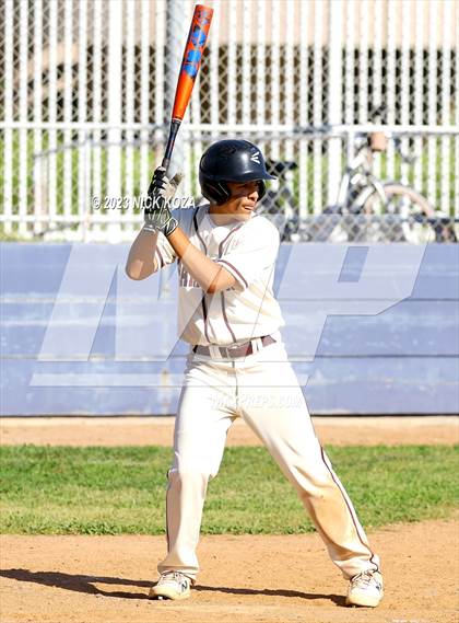 Thumbnail 3 in Paramount vs. Lynwood photogallery.
