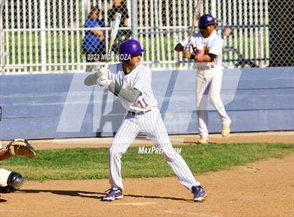 Thumbnail 2 in Paramount vs. Lynwood photogallery.