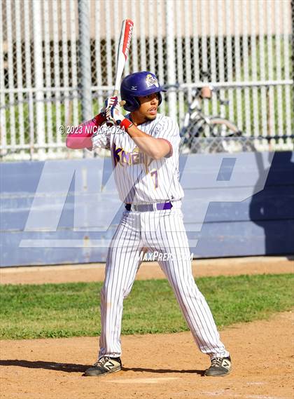 Thumbnail 2 in Paramount vs. Lynwood photogallery.