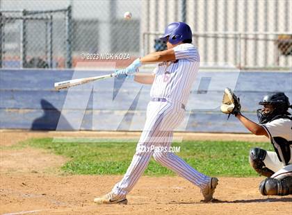 Thumbnail 1 in Paramount vs. Lynwood photogallery.