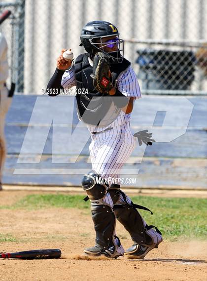 Thumbnail 1 in Paramount vs. Lynwood photogallery.