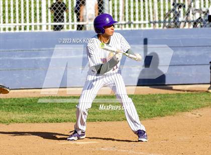 Thumbnail 2 in Paramount vs. Lynwood photogallery.