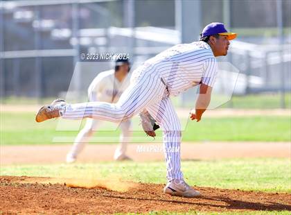 Thumbnail 2 in Paramount vs. Lynwood photogallery.