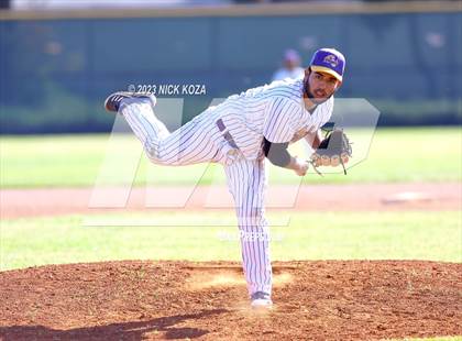 Thumbnail 2 in Paramount vs. Lynwood photogallery.