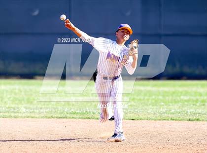 Thumbnail 2 in Paramount vs. Lynwood photogallery.