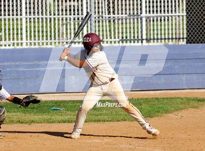 Thumbnail 3 in Paramount vs. Lynwood photogallery.