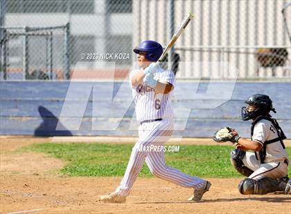 Thumbnail 2 in Paramount vs. Lynwood photogallery.