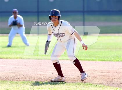 Thumbnail 3 in Paramount vs. Lynwood photogallery.