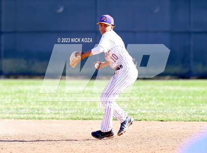 Thumbnail 1 in Paramount vs. Lynwood photogallery.