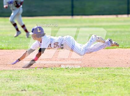 Thumbnail 3 in Paramount vs. Lynwood photogallery.