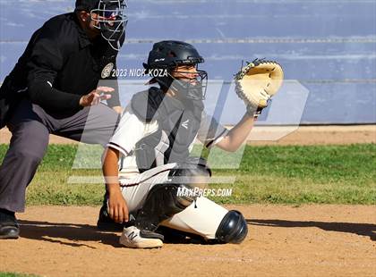 Thumbnail 3 in Paramount vs. Lynwood photogallery.