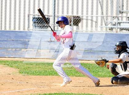 Thumbnail 3 in Paramount vs. Lynwood photogallery.