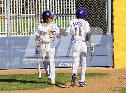 Thumbnail 1 in Paramount vs. Lynwood photogallery.