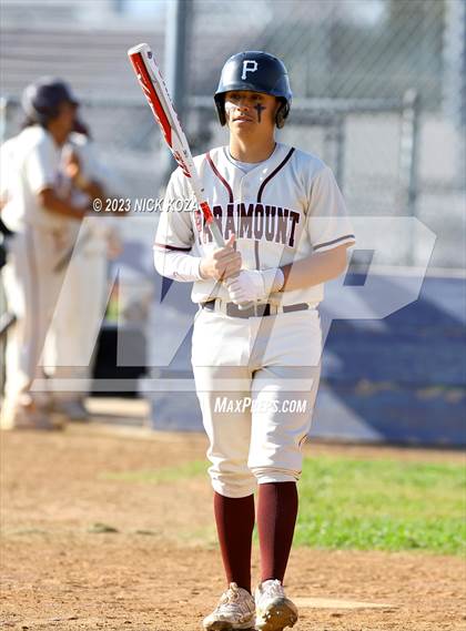 Thumbnail 3 in Paramount vs. Lynwood photogallery.