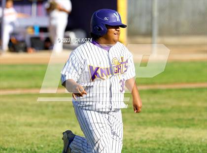 Thumbnail 2 in Paramount vs. Lynwood photogallery.