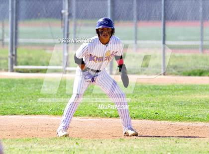 Thumbnail 2 in Paramount vs. Lynwood photogallery.