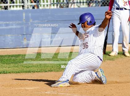 Thumbnail 3 in Paramount vs. Lynwood photogallery.
