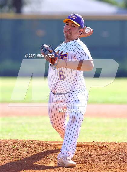 Thumbnail 2 in Paramount vs. Lynwood photogallery.