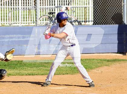 Thumbnail 2 in Paramount vs. Lynwood photogallery.