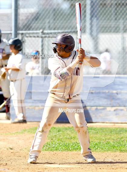Thumbnail 1 in Paramount vs. Lynwood photogallery.