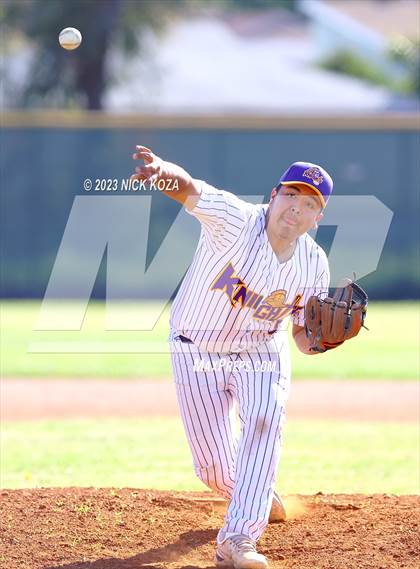 Thumbnail 1 in Paramount vs. Lynwood photogallery.