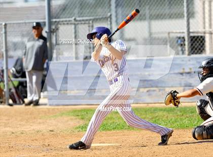 Thumbnail 1 in Paramount vs. Lynwood photogallery.