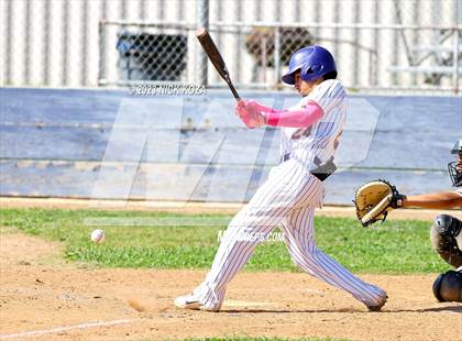 Thumbnail 2 in Paramount vs. Lynwood photogallery.