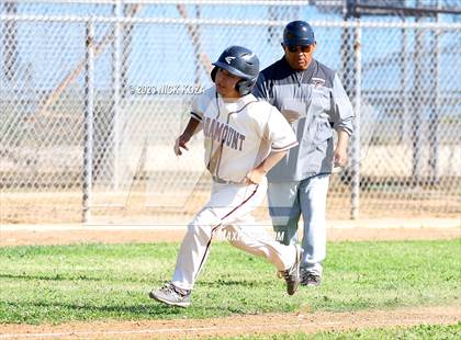Thumbnail 3 in Paramount vs. Lynwood photogallery.