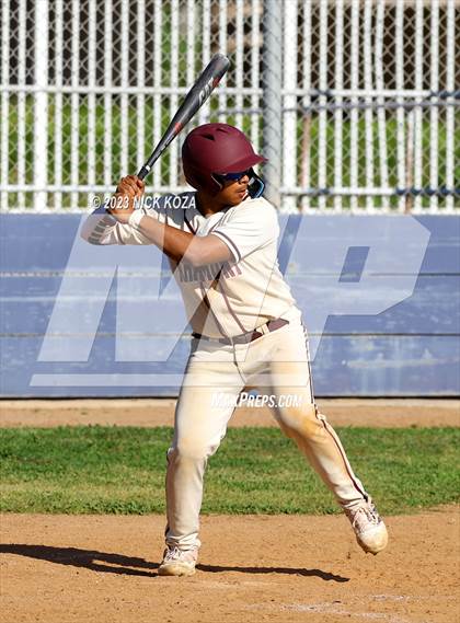 Thumbnail 2 in Paramount vs. Lynwood photogallery.